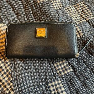 Dooney and Bourke wallet